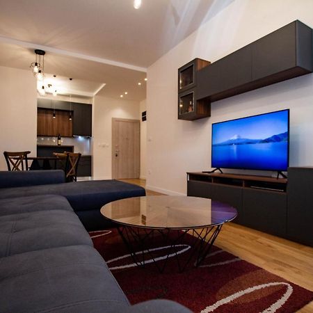 Follow The Sun - 4 Person Apartment بار المظهر الخارجي الصورة