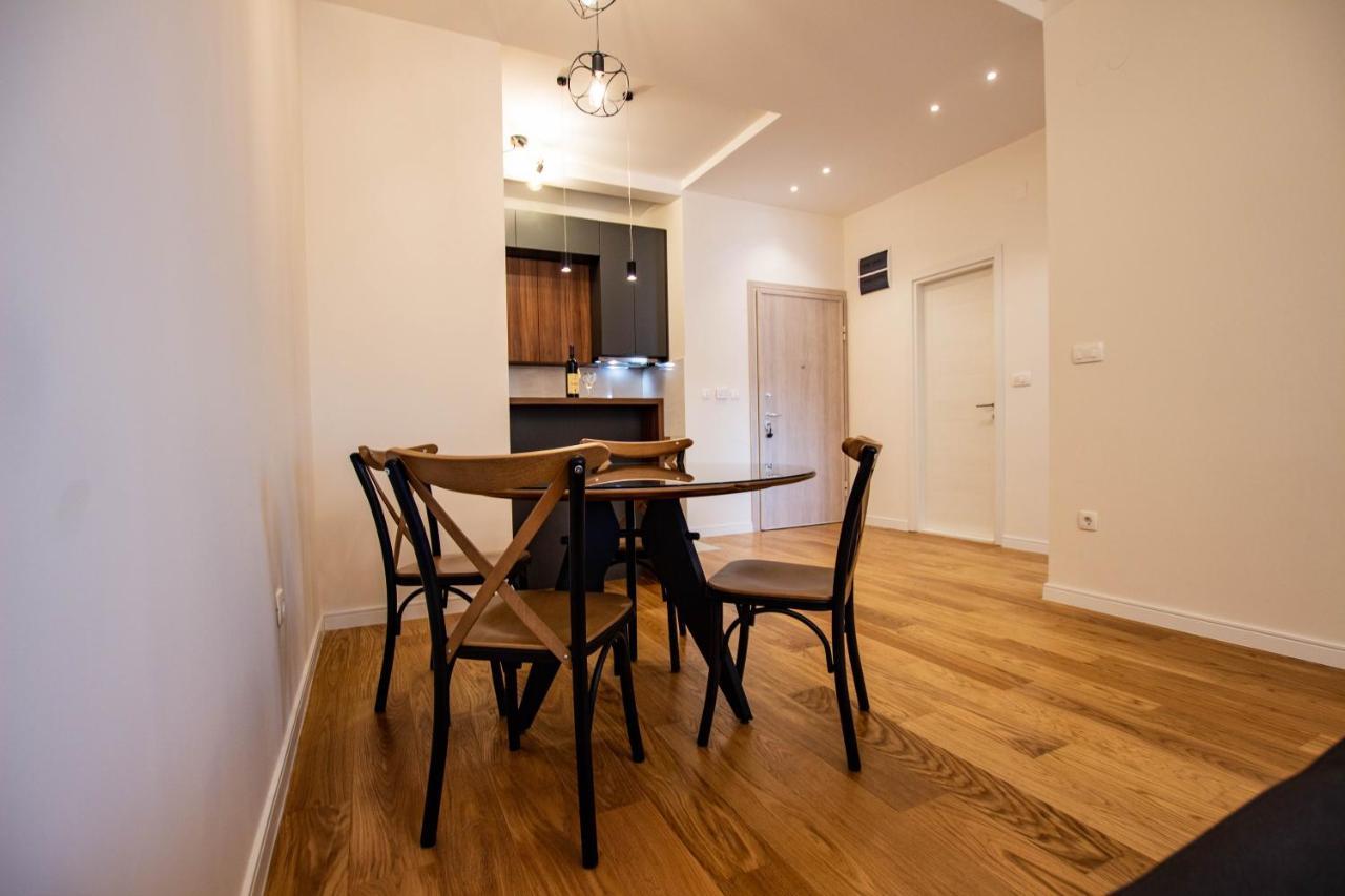 Follow The Sun - 4 Person Apartment بار المظهر الخارجي الصورة