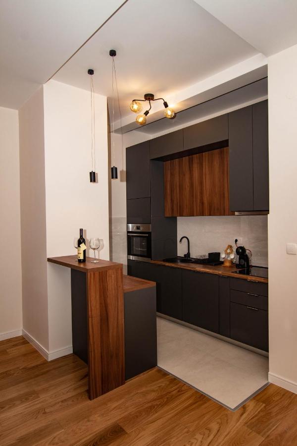 Follow The Sun - 4 Person Apartment بار المظهر الخارجي الصورة