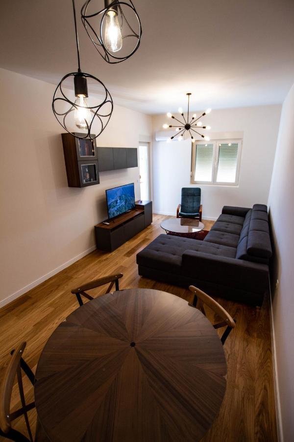 Follow The Sun - 4 Person Apartment بار المظهر الخارجي الصورة