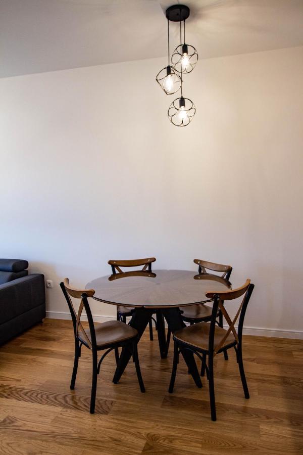 Follow The Sun - 4 Person Apartment بار المظهر الخارجي الصورة