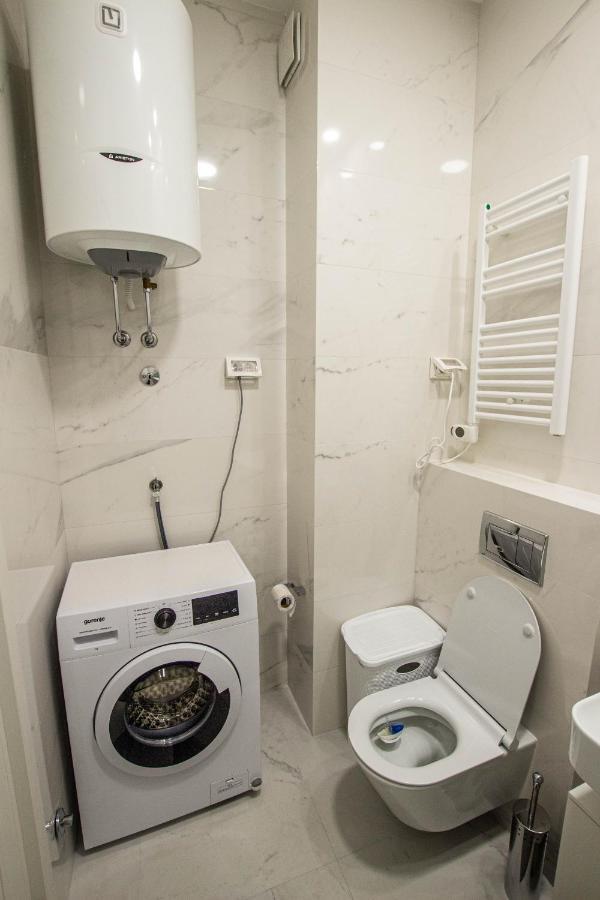Follow The Sun - 4 Person Apartment بار المظهر الخارجي الصورة